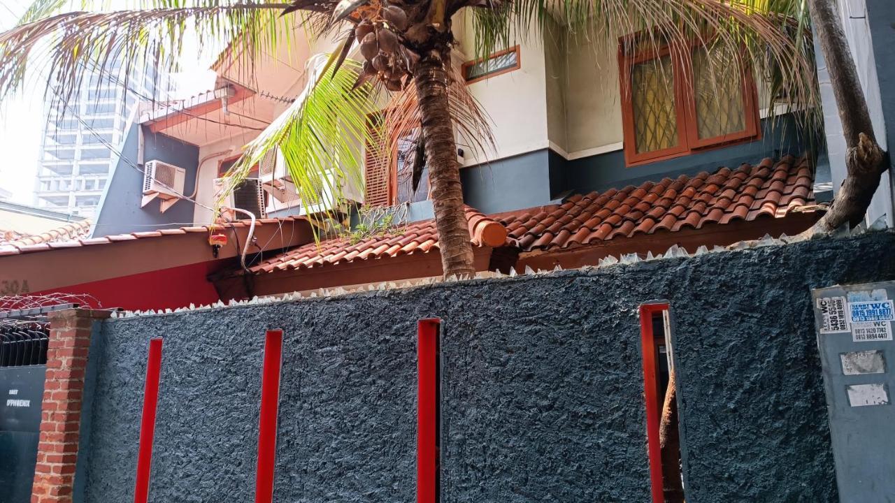 Oyo 91341 D'Phoenix Anggrek Syariah Residence ジャカルタ エクステリア 写真