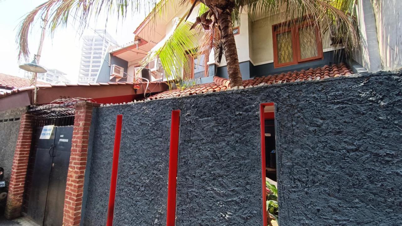 Oyo 91341 D'Phoenix Anggrek Syariah Residence ジャカルタ エクステリア 写真